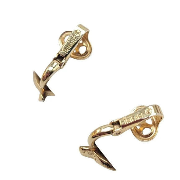 TRIFARI 1960s Pave Clear Rhinestone Textured Leaf Clip Earrings Vintage HTF - Picture 4 of 5